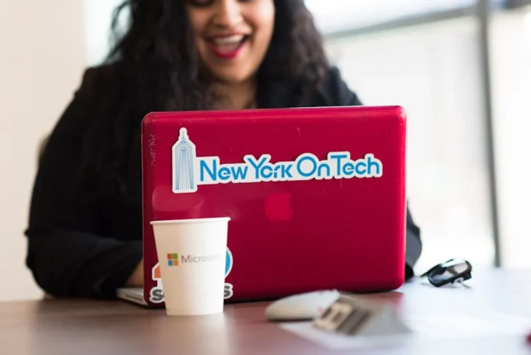 Followthegeeksbook: Tech Startup Guide